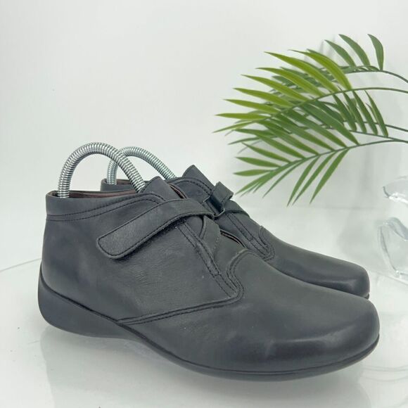 Wolky Bia Chelsea Ankle Boots Women's 39 8 Black Leather Booties Wedge - Picture 1 of 14